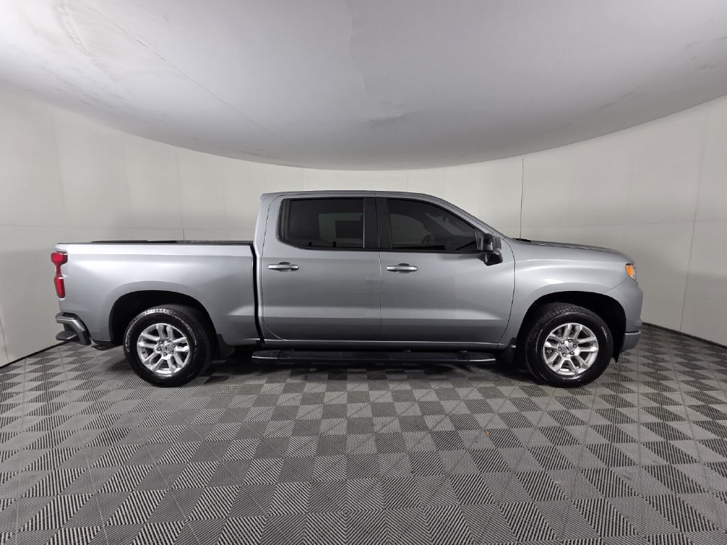 Used 2024 Chevrolet Silverado 1500 RST RWD image 4