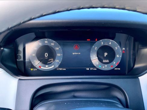 Used 2026 Land Rover Range Rover Velar Dynamic SE image 25