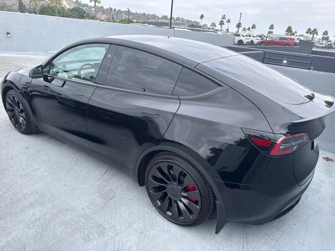 Used 2023 Tesla Model Y Performance AWD/4WD image 6