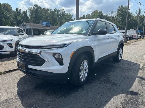 Used 2024 Chevrolet TrailBlazer LS w/ LS Convenience Package FWD image 6