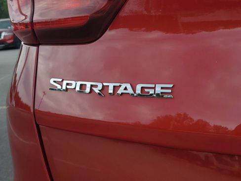 Used 2020 Kia Sportage LX AWD/4WD image 7