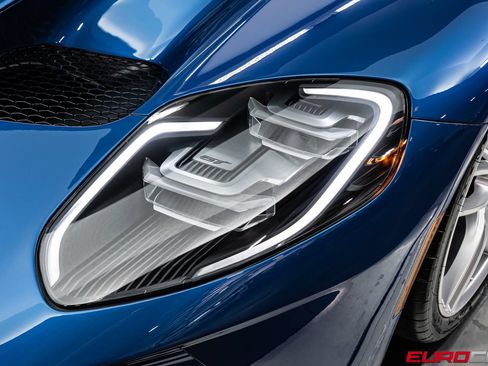 Used 2022 Ford GT RWD image 12