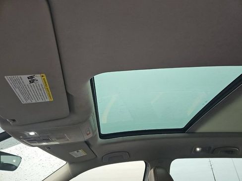 Used 2023 Volkswagen Atlas SE w/ Panoramic Sunroof Package AWD/4WD image 8