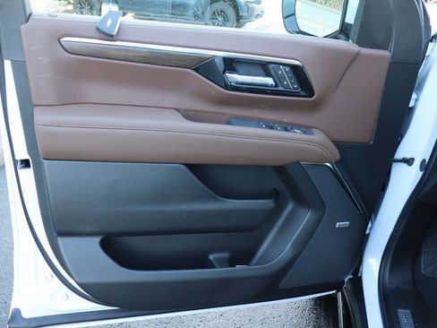 New 2026 Chevrolet Tahoe High Country image 5