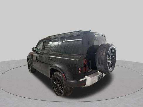 Used 2025 Land Rover Defender 110 S AWD/4WD image 7