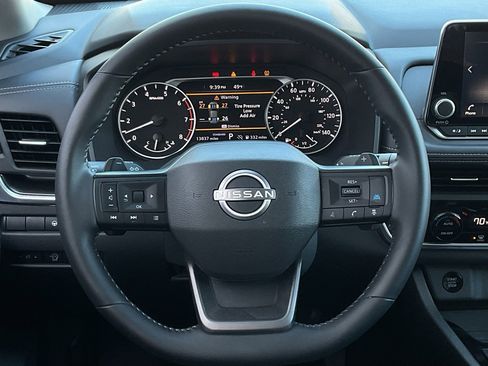 Certified 2025 Nissan Rogue SV image 21
