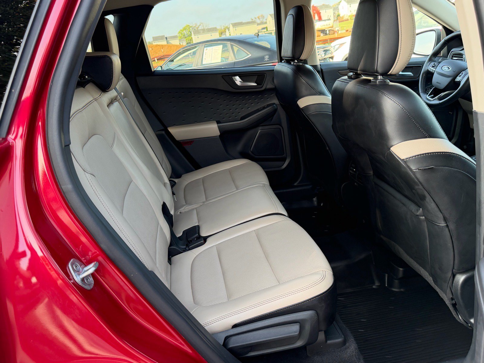 Used 2020 Ford Escape Titanium AWD/4WD image 29