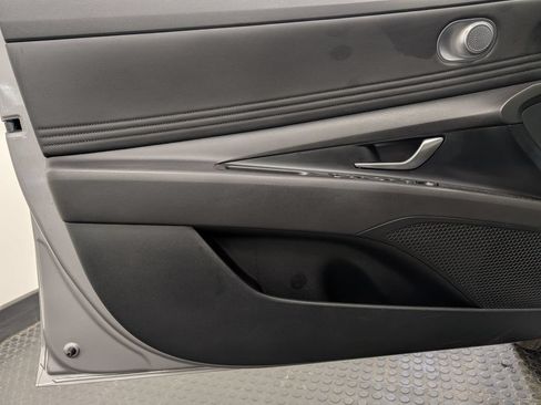 Certified 2023 Hyundai Elantra SEL w/ Convenience Package FWD image 9