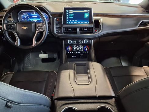 Used 2023 Chevrolet Suburban Premier AWD/4WD image 19