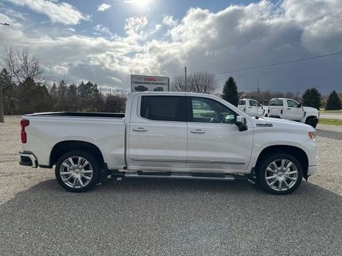 Used 2023 Chevrolet Silverado 1500 High Country w/ High Country Premium Package image 3