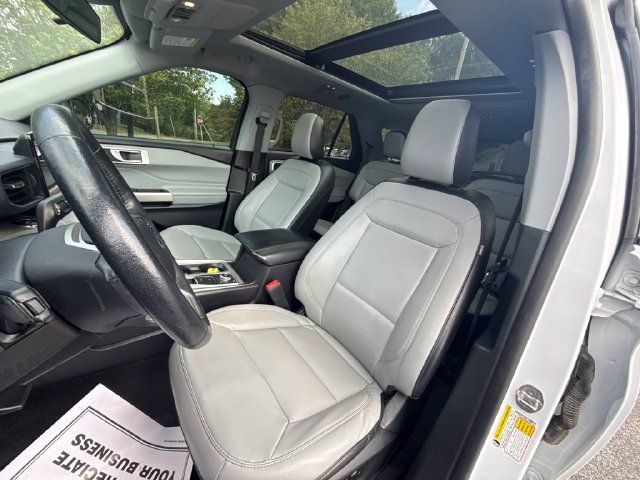 Used 2021 Ford Explorer XLT w/ Equipment Group 202A AWD/4WD image 21