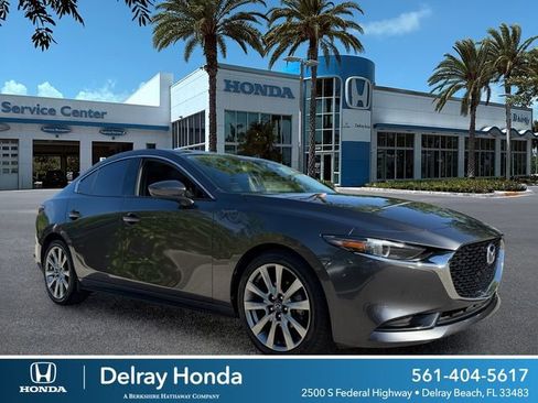 Used 2021 MAZDA MAZDA3 s FWD image 1
