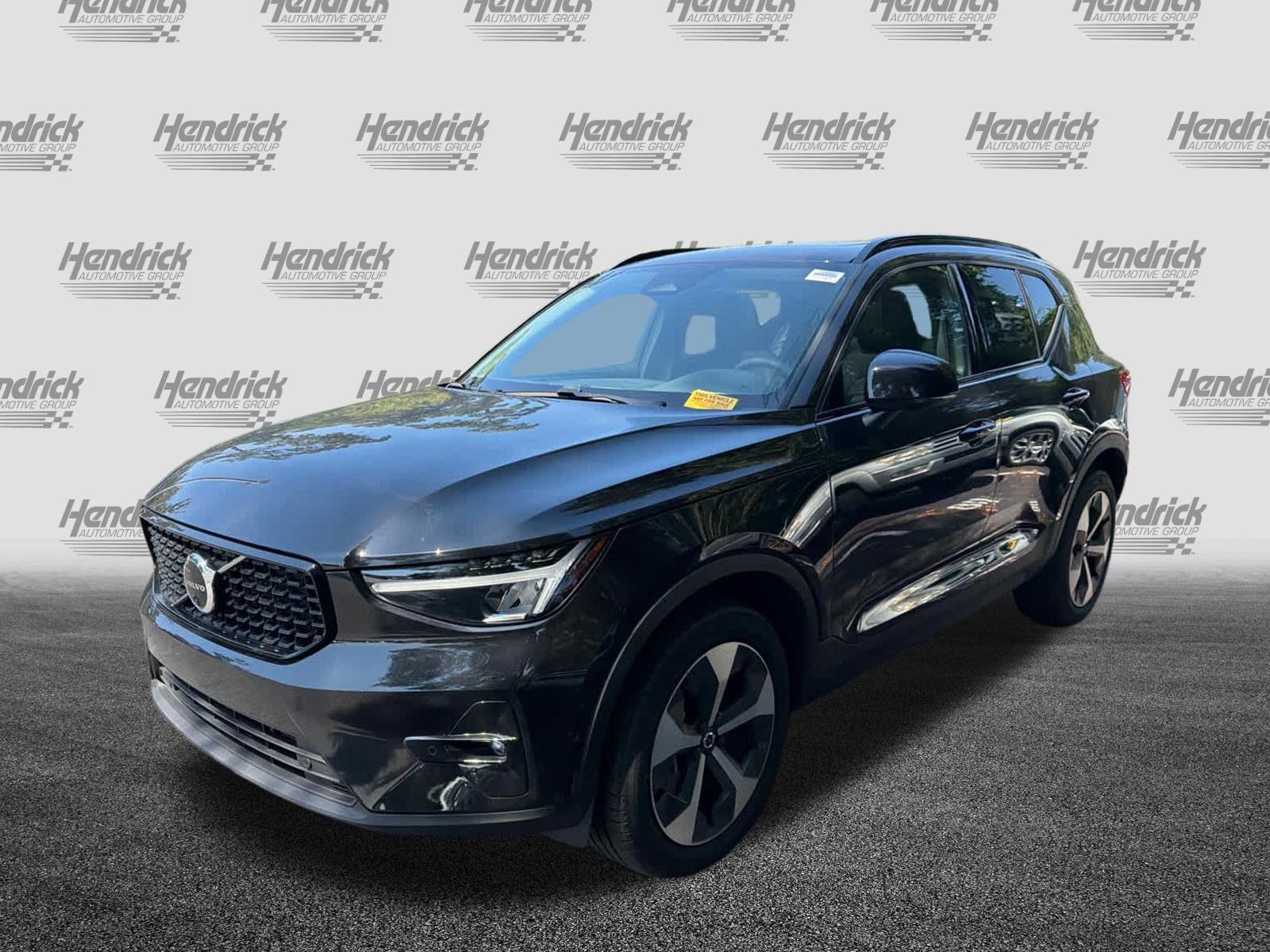 Certified 2026 Volvo XC40 B5 Plus AWD/4WD image 7