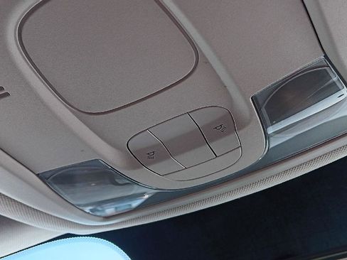 Used 2019 Jeep Renegade Sport image 20