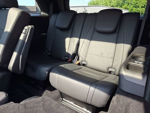 Used 2024 Mercedes-Benz GLS 450 4MATIC image 12