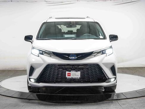 Certified 2024 Toyota Sienna XSE FWD image 6