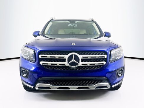 Used 2022 Mercedes-Benz GLB 250 4MATIC image 2