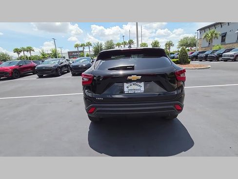 New 2026 Chevrolet Trax LS FWD image 18