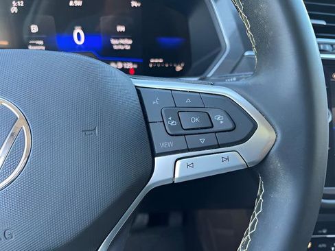Certified 2023 Volkswagen Tiguan SE w/ Panoramic Sunroof Package FWD image 22