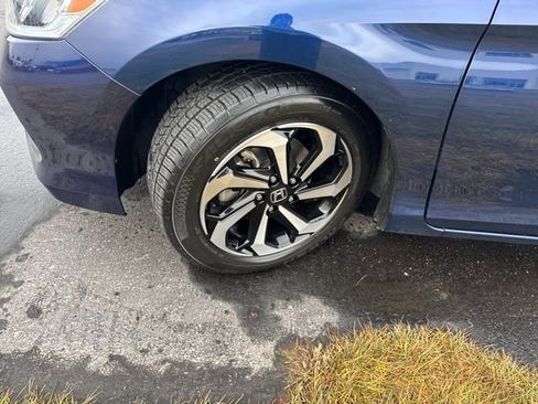 Used 2016 Honda Accord EX image 26