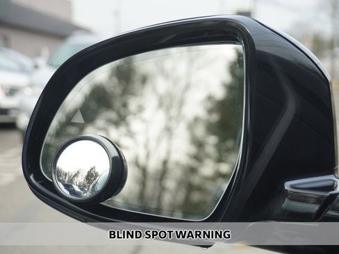 Used 2023 BMW X6 xDrive40i w/ M Sport Package image 9