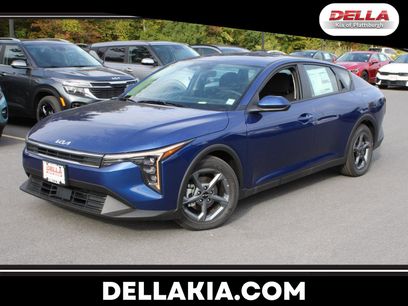 New 2025 Kia K4 LXS