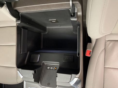 Used 2024 GMC Sierra 1500 SLT w/ SLT Premium Plus Package image 11