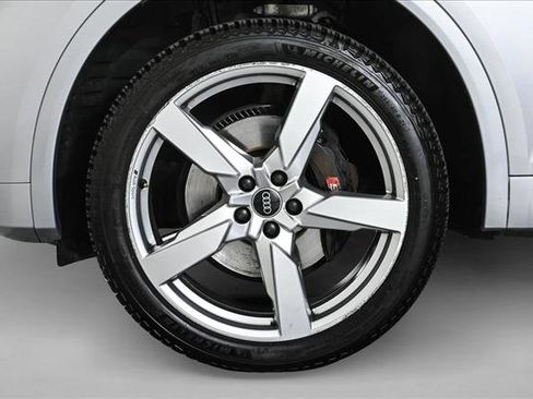 Used 2022 Audi SQ5 Premium w/ Convenience Package image 25