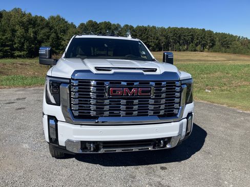 New 2026 GMC Sierra 3500 Denali w/ Denali Reserve Package image 12