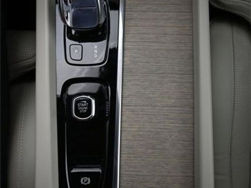 Used 2022 Volvo XC60 B6 Inscription w/ Advanced Package image 10