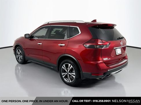 Used 2019 Nissan Rogue SV w/ Premium Package FWD image 7