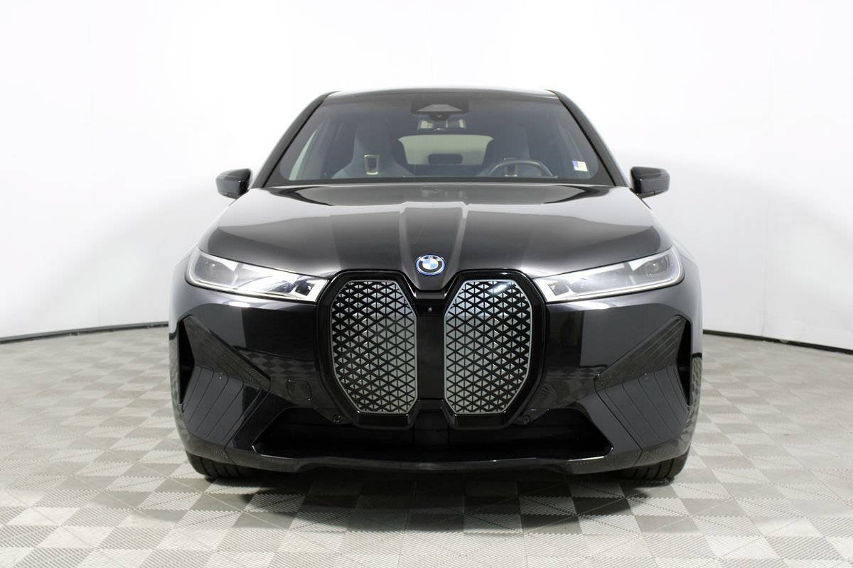 Used 2023 BMW iX xDrive50 w/ Sport Package AWD/4WD image 36