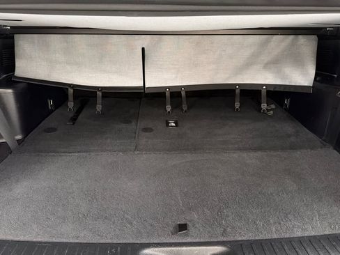 Used 2019 Toyota Highlander LE AWD/4WD image 15