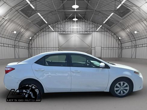 Used 2015 Toyota Corolla LE FWD image 8