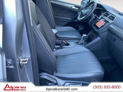 Used 2024 Volkswagen Tiguan SE image 15