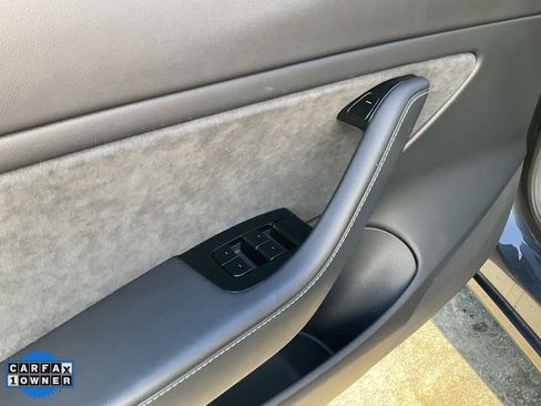 Used 2018 Tesla Model 3 Performance image 23