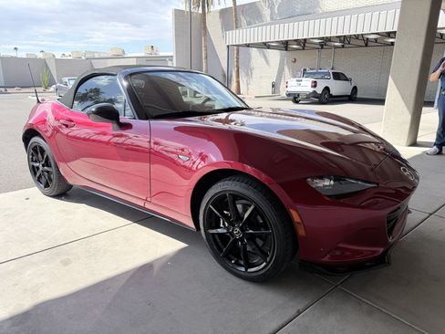 Used 2023 MAZDA MX-5 Miata Club w/ Interior Package RWD image 2