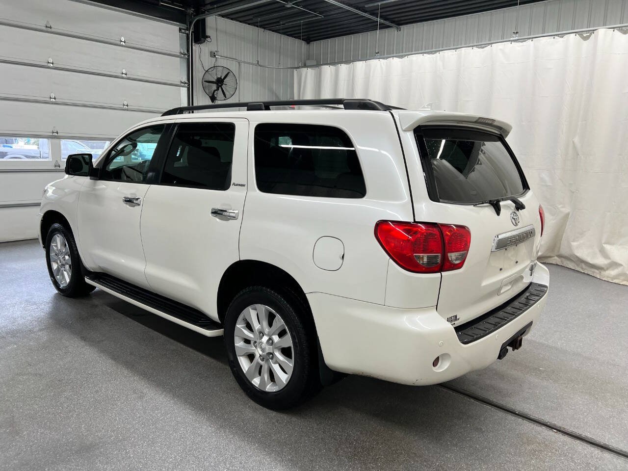 Used 2014 Toyota Sequoia Platinum AWD/4WD image 6