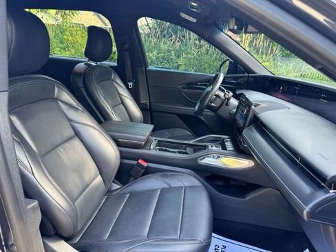 Used 2024 Lincoln Nautilus Premier w/ Jet Appearance Package AWD/4WD image 20