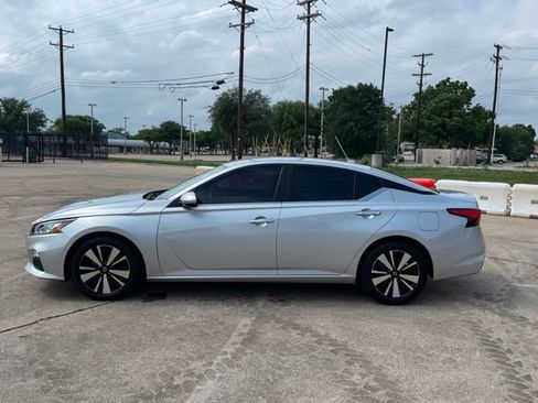 Used 2021 Nissan Altima 2.5 SV image 4