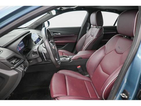 Used 2023 Cadillac CT4 V w/ LPO, ONYX Package image 33