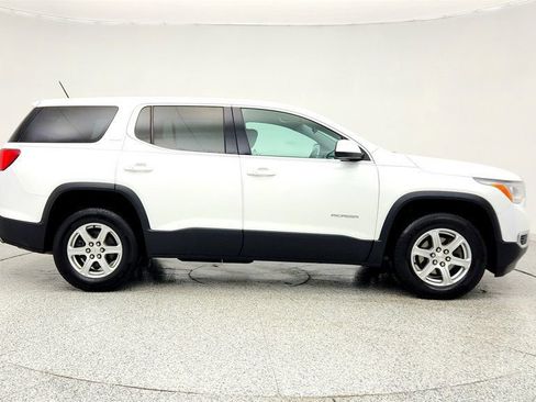 Used 2019 GMC Acadia SLE w/ LPO, Floor Liner Package image 4