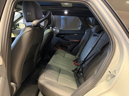 New 2026 Land Rover Range Rover Evoque Dynamic SE AWD/4WD image 9