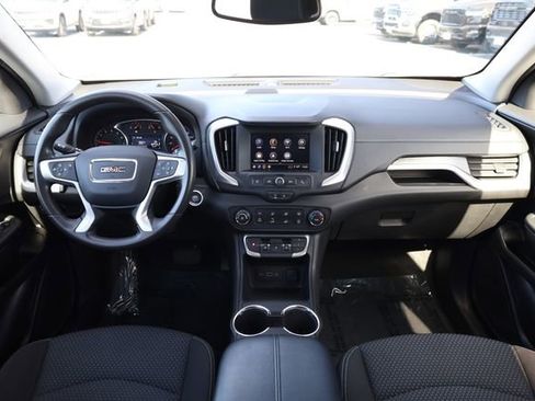 Used 2024 GMC Terrain SLE image 13
