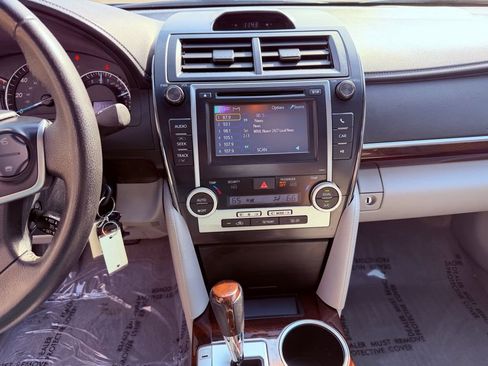 Used 2012 Toyota Camry XLE image 22