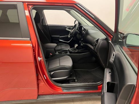 Used 2023 Kia Soul S FWD image 25