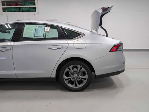 Used 2023 Honda Accord EX image 10