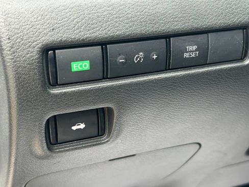 Used 2025 Nissan Sentra SV image 22