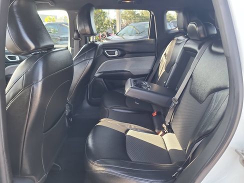 Used 2024 Jeep Compass Latitude AWD/4WD image 13