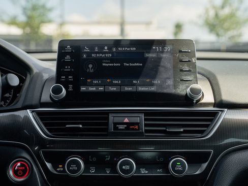 Used 2022 Honda Accord Sport image 31